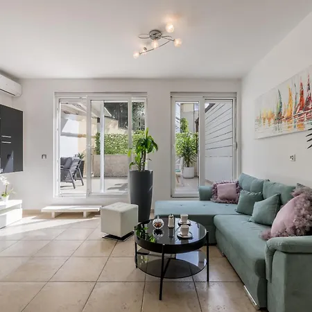 Luxury Leona Apartment Split Exterior photo