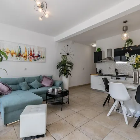 Luxury Leona Apartment Split Exterior photo