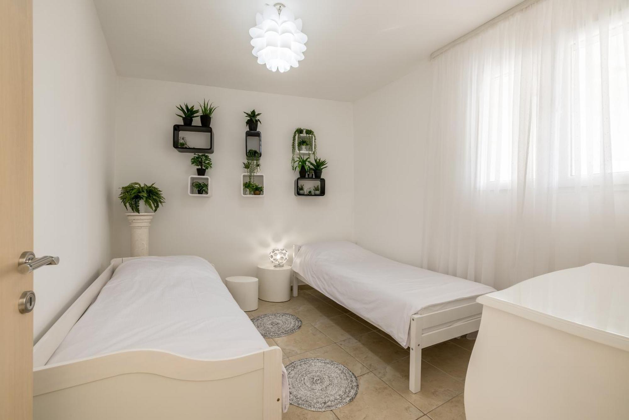 Apartment Luxury Leona *