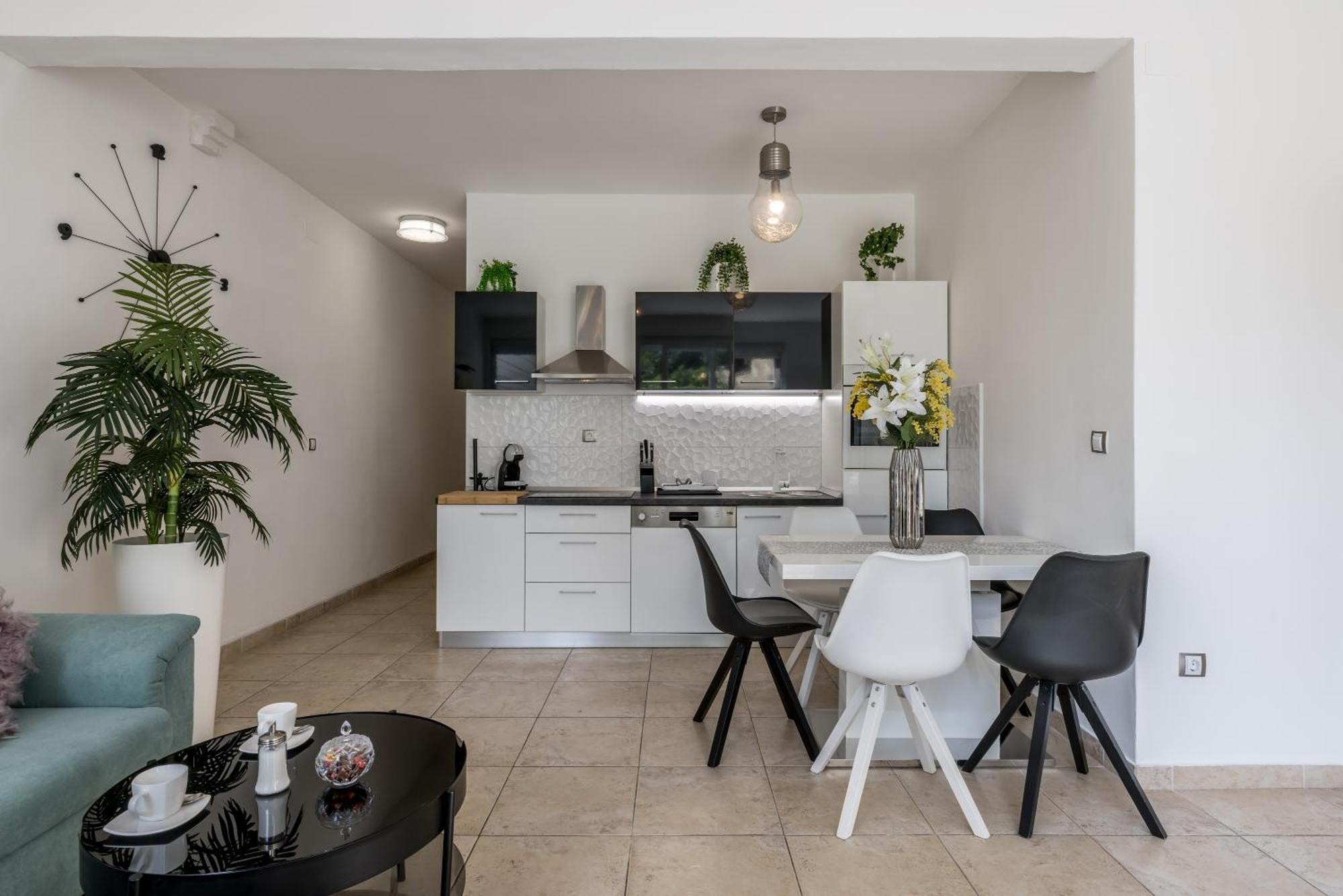 Apartment Luxury Leona *